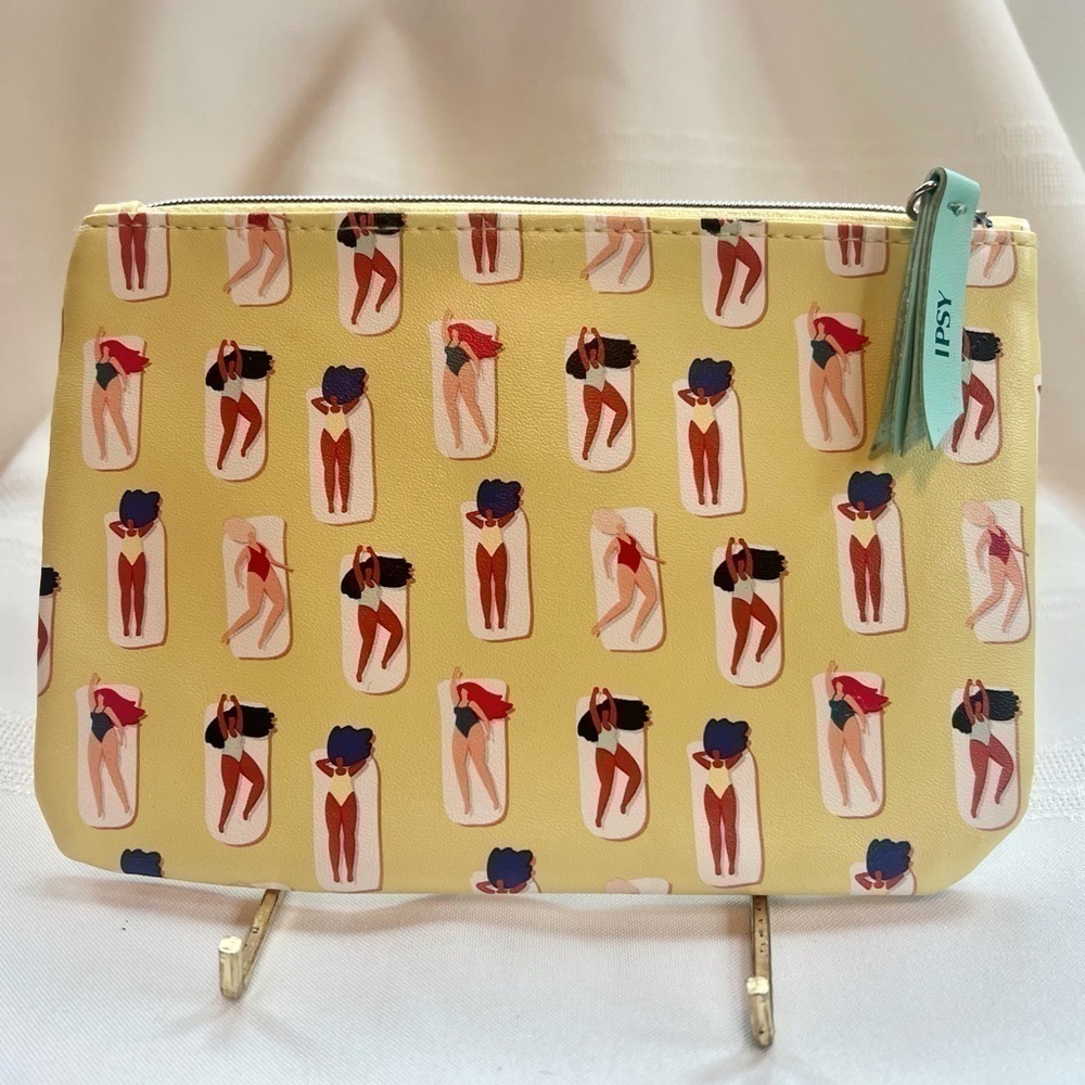💄3/$12💄5/$15 ipsy Sunbathing Beauties Yellow‎ Vinyl Makeup Bag EUC